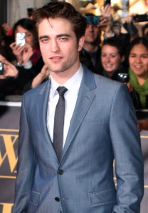 Robert_Pattinson_4,_2011