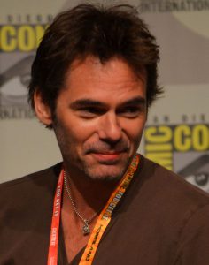 800px-Billy_Burke_Comic-Con_2012